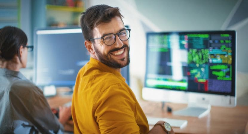 outsourcing it czy informatyk