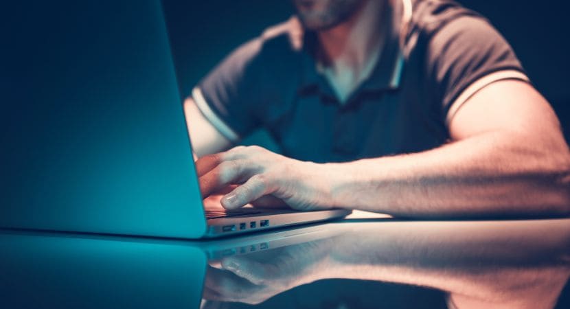 outsourcing it czy informatyk